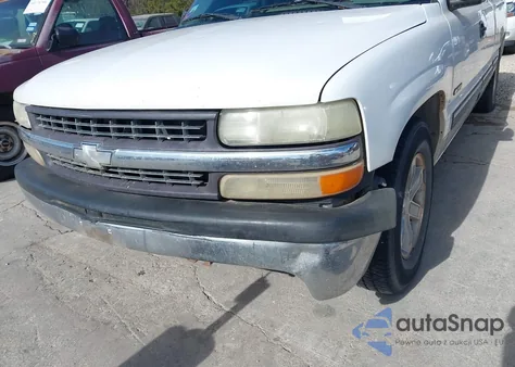 2000 Chevrolet Silverado 1500 Ls z USA, uszkodzony, nr VIN 1GCEC19T0YZ117357